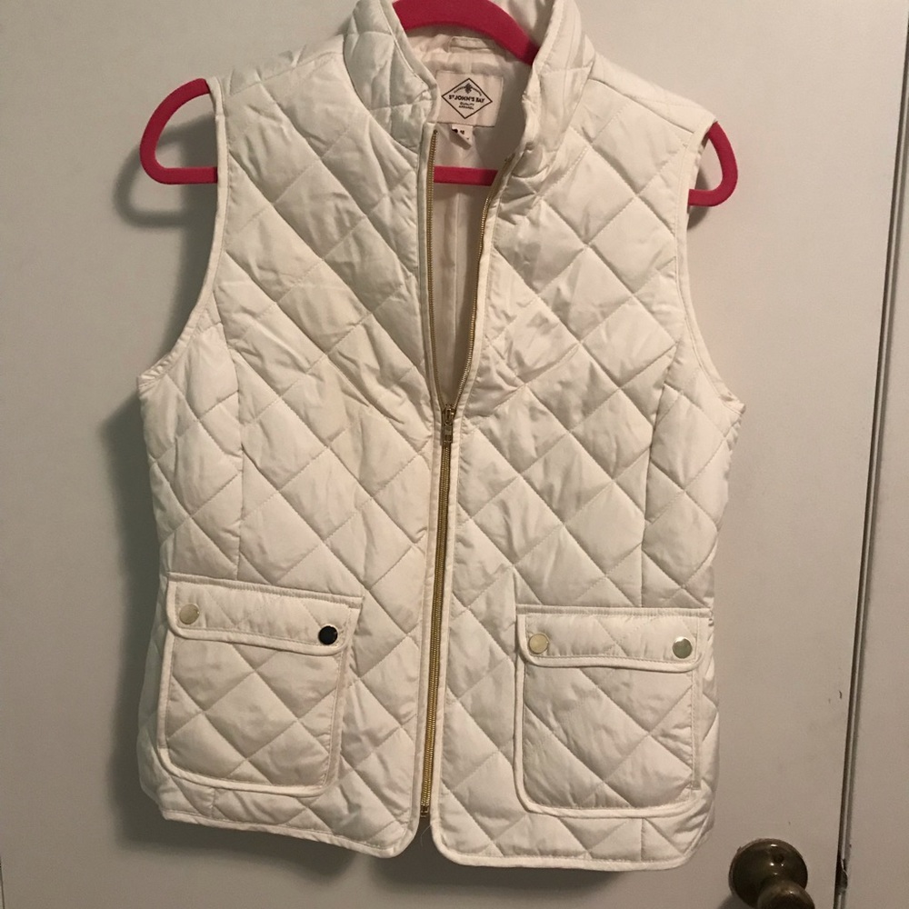 White vest Sz M